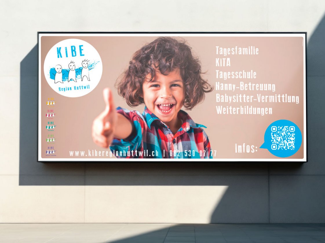 F12-Plakat der KIBE Region Huttwil mit Angebot Übersicht, QR-Code und Kontaktangaben