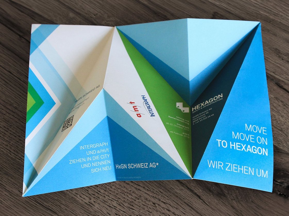Mailing mit spezieller Falzung zum Umzug von Intergraph zu HEXAGON, aufgefaltet