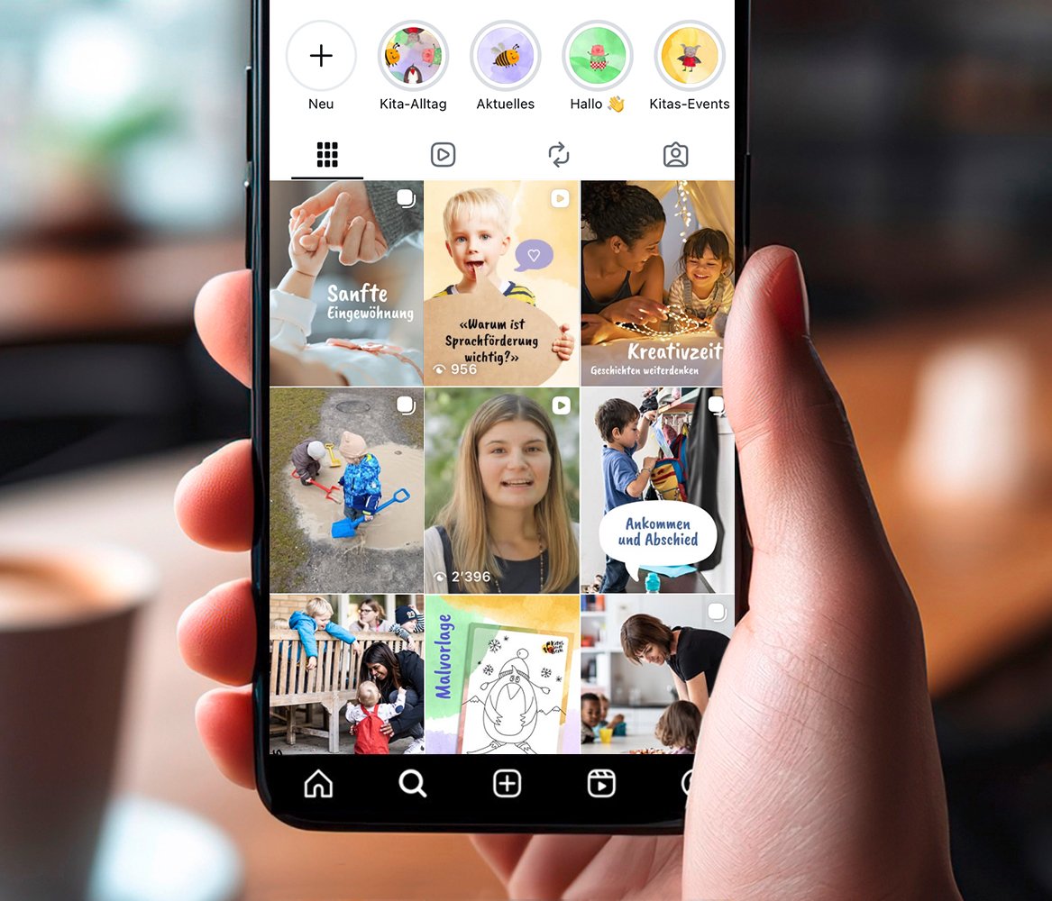 Kind mit Necktube im Musterdesign von Kitas Stadt Bern mit illustrierten Tierfiguren und Markenauftritt.